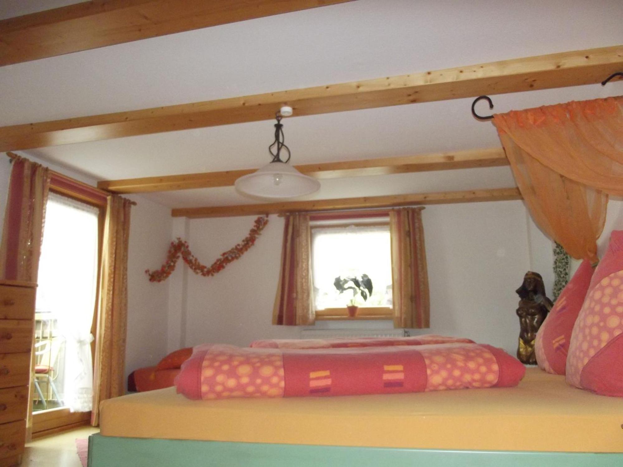 Gemuetliche Ferienwohnung In Urigem Bauernhaus 프론텐 외부 사진